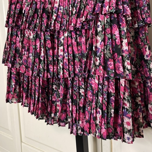 ENDLESS ROSE Chiffon Floral Printed Mini Skirt Fuchsia Sz M Women’s NWT - Picture 3 of 8